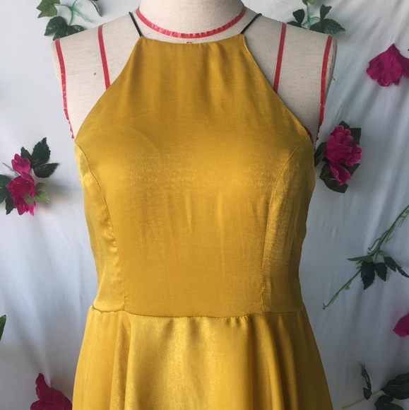 dresses - Picture 2 of 4